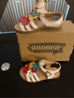 ANDREA FENZI White Kids Sandals with Multicolor Flower Accents